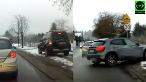 Terenówki jadą pasem zieleni. Byle ominąć korek