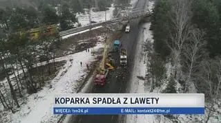 Koparka zawadziła o wiadukt