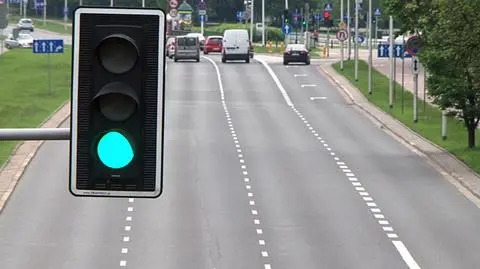 Poranny szczyt jak nie szczyt. Pustki na ulicach