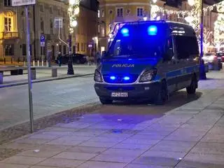 Patrole policji w pobliżu kancelarii Prezydenta RP