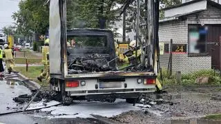 Pożar auta dostawczego z bateriami do rowerów elektrycznych 