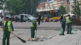 Sprzątanie pl. Zamkowego