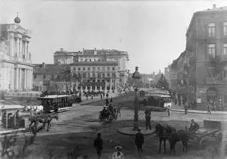 Tramwaj konny na Krakowskim Przedmieściu, ok. 1908 roku