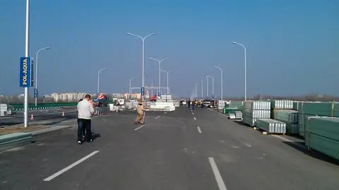 Komisja była, decyzji nie ma. Kiedy otwarcie mostu?