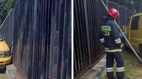 Samochód stoczył się i wbił w ogrodzenie ambasady Rosji