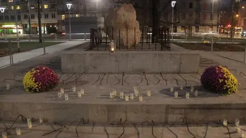 Głaz w miejscu pomnika Czterech Śpiących. "To samowola"