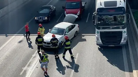 Samochód osobowy zderzył się z tirem na S8