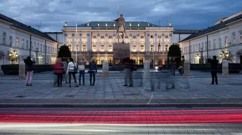 Sasin: jest prawie milion złotych na budowę pomników smoleńskich