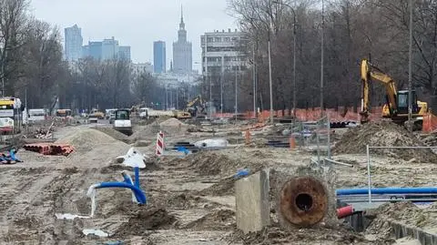 Tramwaj ma pojechać we wrześniu. W miejscu torów na razie błoto