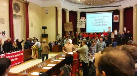 Krzyki, prezydent z kartonu. Awantura na sesji bez PO 