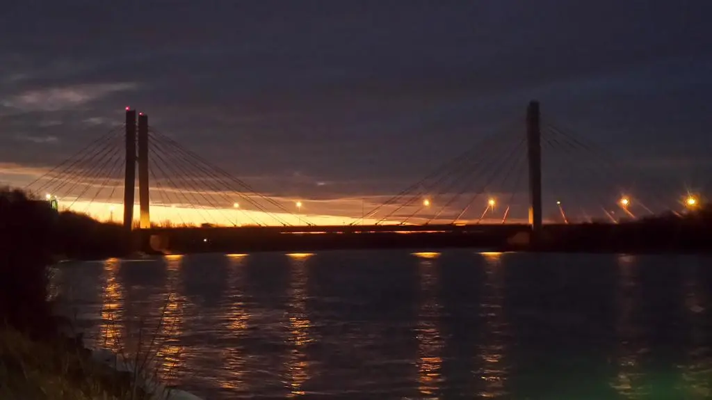 Pylony mostu Siekierkowskiego