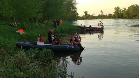 Strażacy prowadzą akcję poszukiwawczą na Bugu