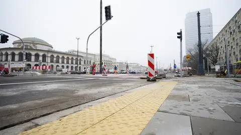 Światła na placu Bankowym jeszcze przed świętami? Trwa montaż sygnalizacji