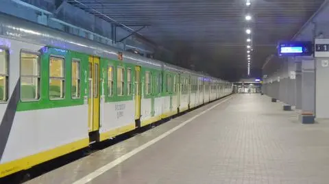 W tunelu linii średnicowej zepsuł się pociąg Kolei Mazowieckich