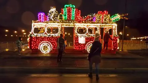 Świąteczna iluminacja będzie skromniejsza przez pandemię. W poprzednich latach zachwycała