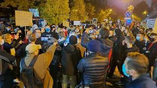 Wieczorny protest przed Sejmem