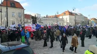 Protest KOD przed Pałacem Prezydenckim