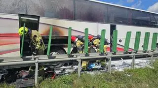 Pożar autobusu z dziećmi na trasie S8