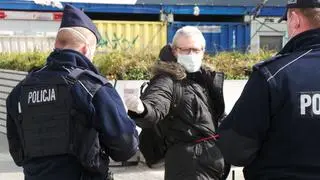 Demonstracja Obywateli RP w maseczkach chirurgicznych