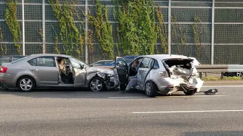 Jedna osoba ranna po zderzeniu trzech aut
