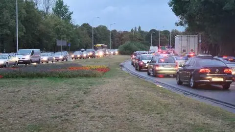 Stolica stanęła w gigantycznych korkach. "Paraliż miasta"