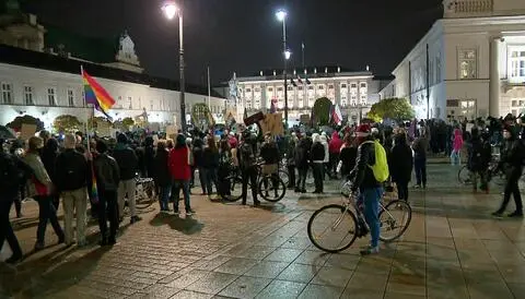 Protestujący dotarli przed Pałac Prezydencki 