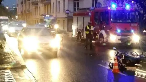 Motocyklista trafił do szpitala po zderzeniu z samochodem