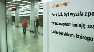 Akcja nawiązuje do "Wierszy w metrze"