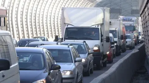 Wypadek na Toruńskiej, objazdy zakorkowane