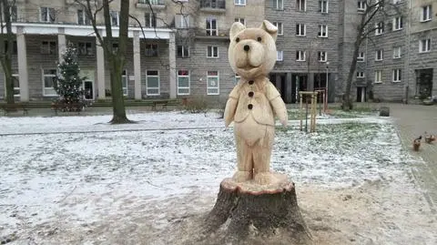 Na Baśniowej jest jak z bajki. Rzeźbią w zniszczonych drzewach