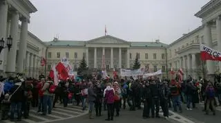 Protest przed ratuszem