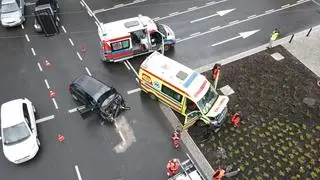 Zderzenie z udziałem karetki na rondzie Czterdziestolatka