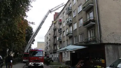 Pożar na Żelaznej. "Mieszkanie nie ma dachu"