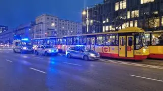 Potrącenie pieszego przez tramwaj w centrum