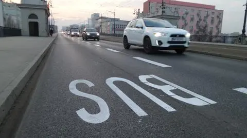 Nowy buspas zniknie, zabiorą pas dla rowerów? Pomysły po pożarze mostu