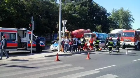 Kobieta potrącona w Rembertowie. "Przebiegała w niedozwolonym miejscu"