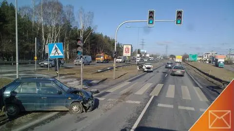 Wypadek na wjeździe do Łomianek