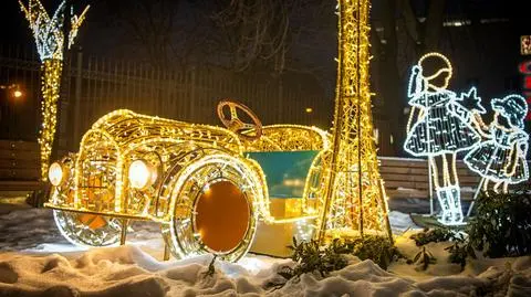 Bajkowe iluminacje przed szpitalem. "Chcemy, by przywołały uśmiechy na twarze małych pacjentów"