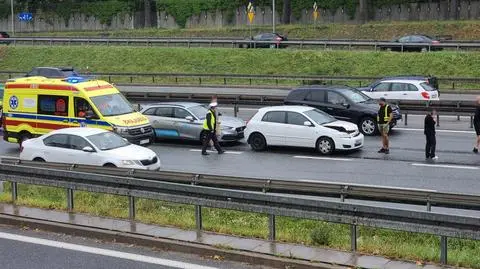 Zderzenie czterech samochodów na S8. Jedna osoba w szpitalu