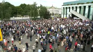 Protestujący na placu Krasińskich