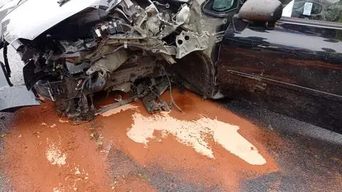 Wpadła w poślizg i uderzyła w ekran akustyczny
