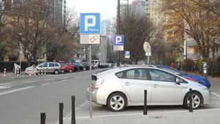 Paid parking zone on Szczesliwicka 