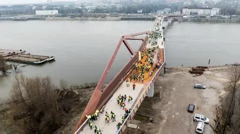 Most już po próbach obciążeniowych. Dotrzemy do niego nowym przejściem przez Wisłostradę