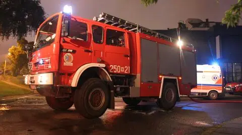 Pożar przy rondzie Radosława. Dwie osoby w szpitalu