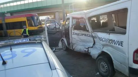 Tarchomin: jedna osoba ranna w zderzeniu tramwaju z busem