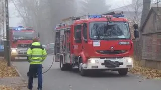 Dostawczak ściął latarnię na Białołęce