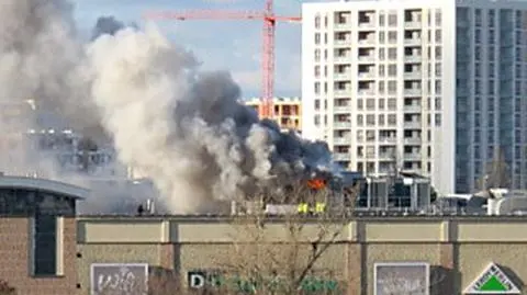 Pożar na dachu Arkadii. Dużo dymu nad centrum handlowym