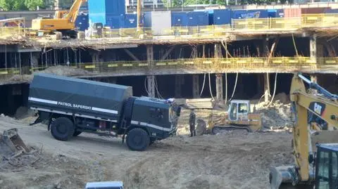 Niewybuch na budowie Mennica Tower. Okoliczne ulice i metro były zamknięte