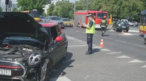 Zderzenie toyoty i mini przy Polu Mokotowskim