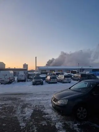 Pożar hali w Woli Rębkowskiej